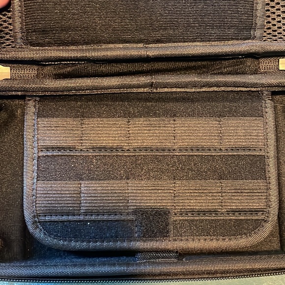 Nintendo Switch Hard Shell Case - Picture 7 of 10
